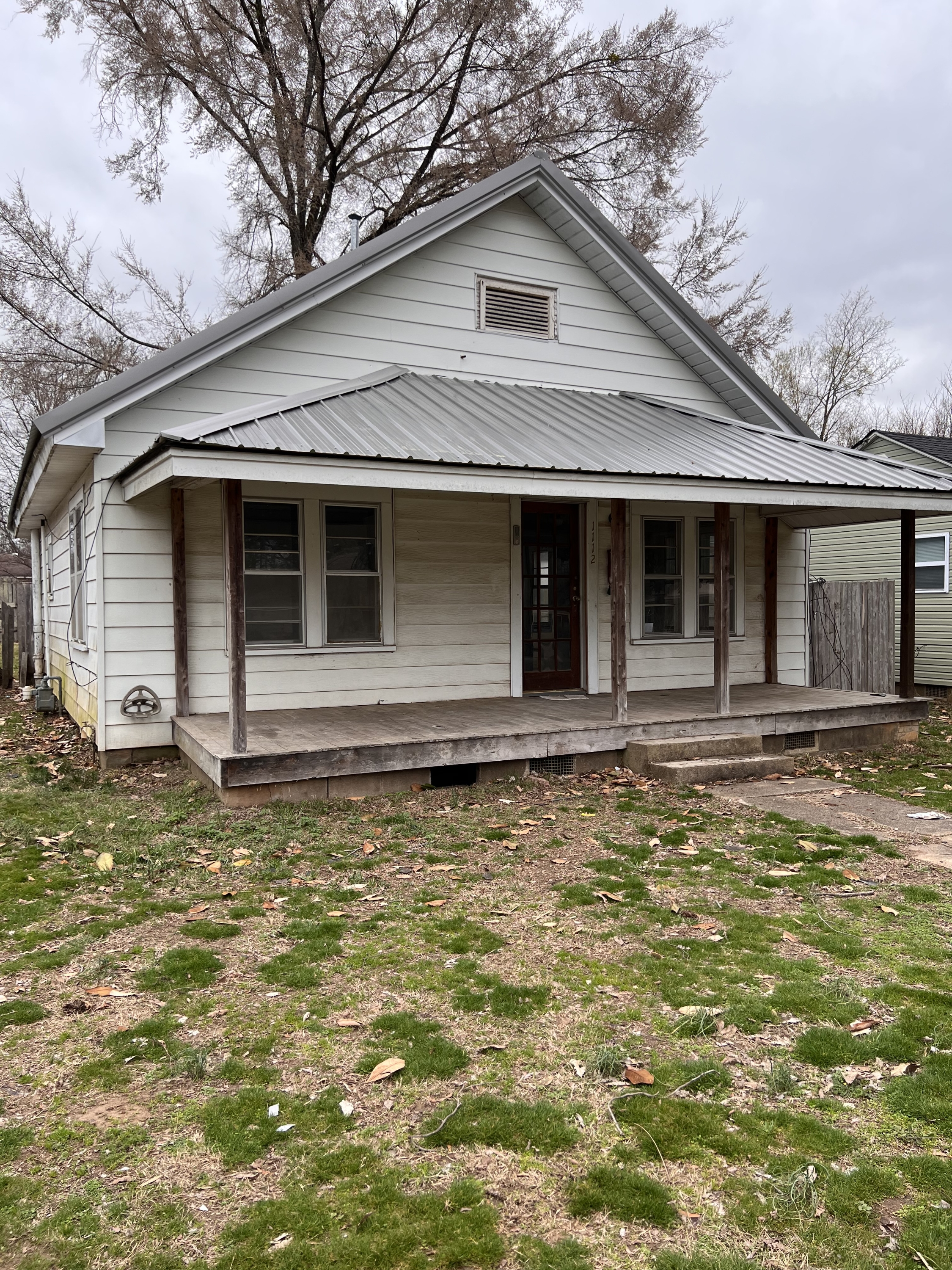 1112 College Ave