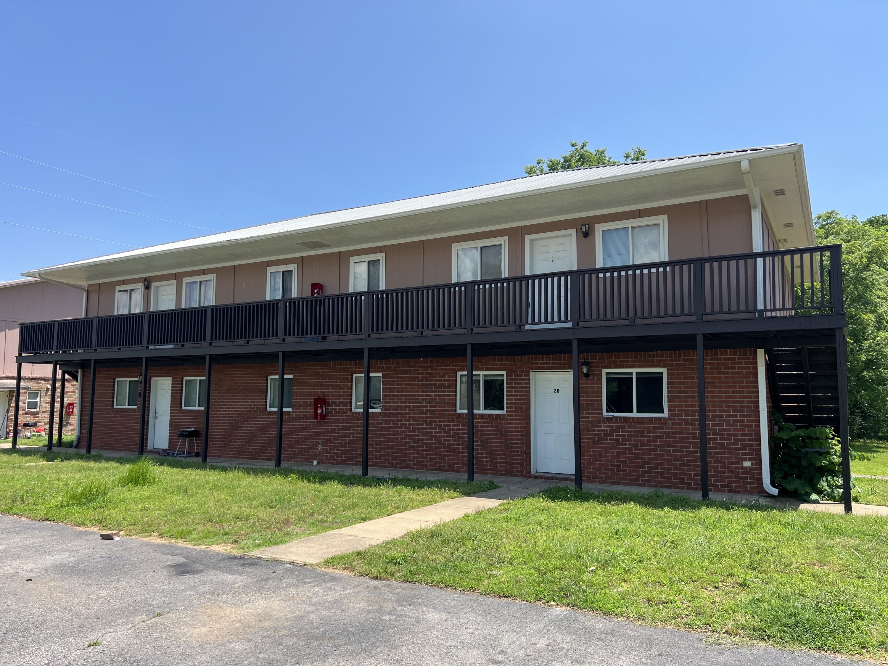 2401 W Main Apt 2C
