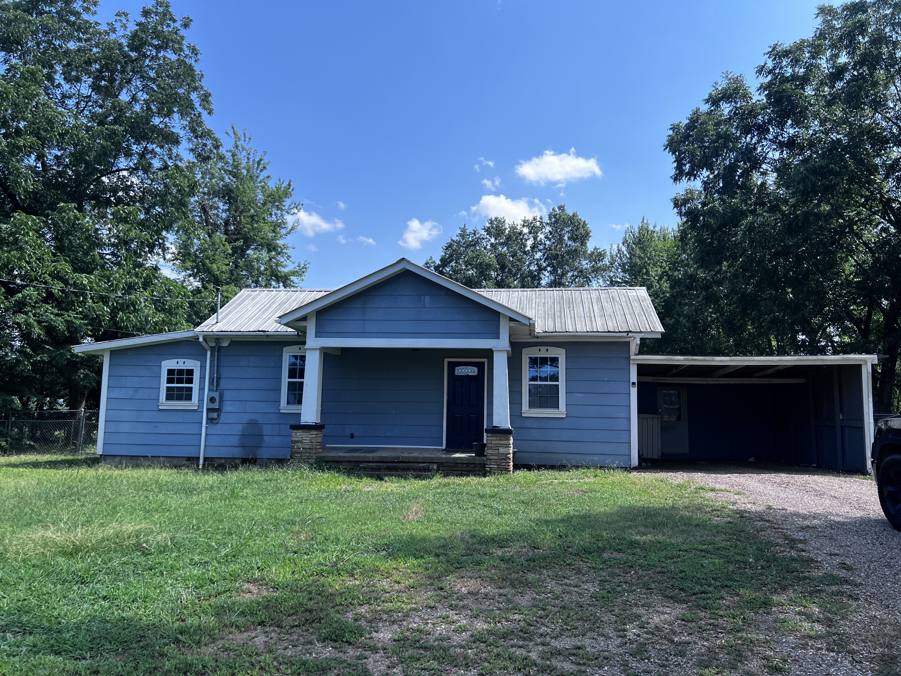 1204 East Academy Street